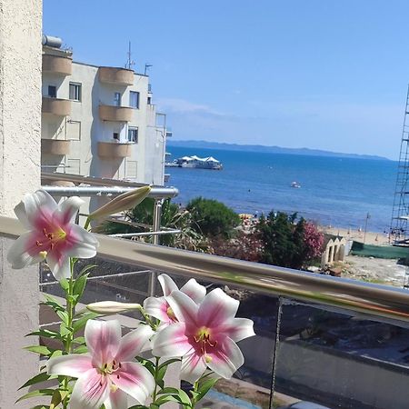 Maksimilian Apartament Durres Exterior photo