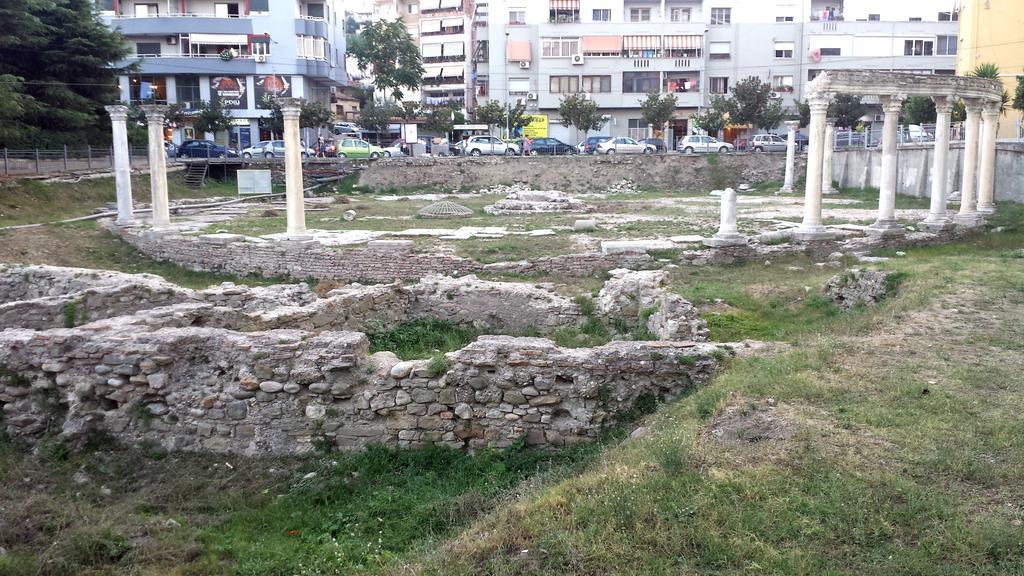 Maksimilian Apartament Durres Exterior photo