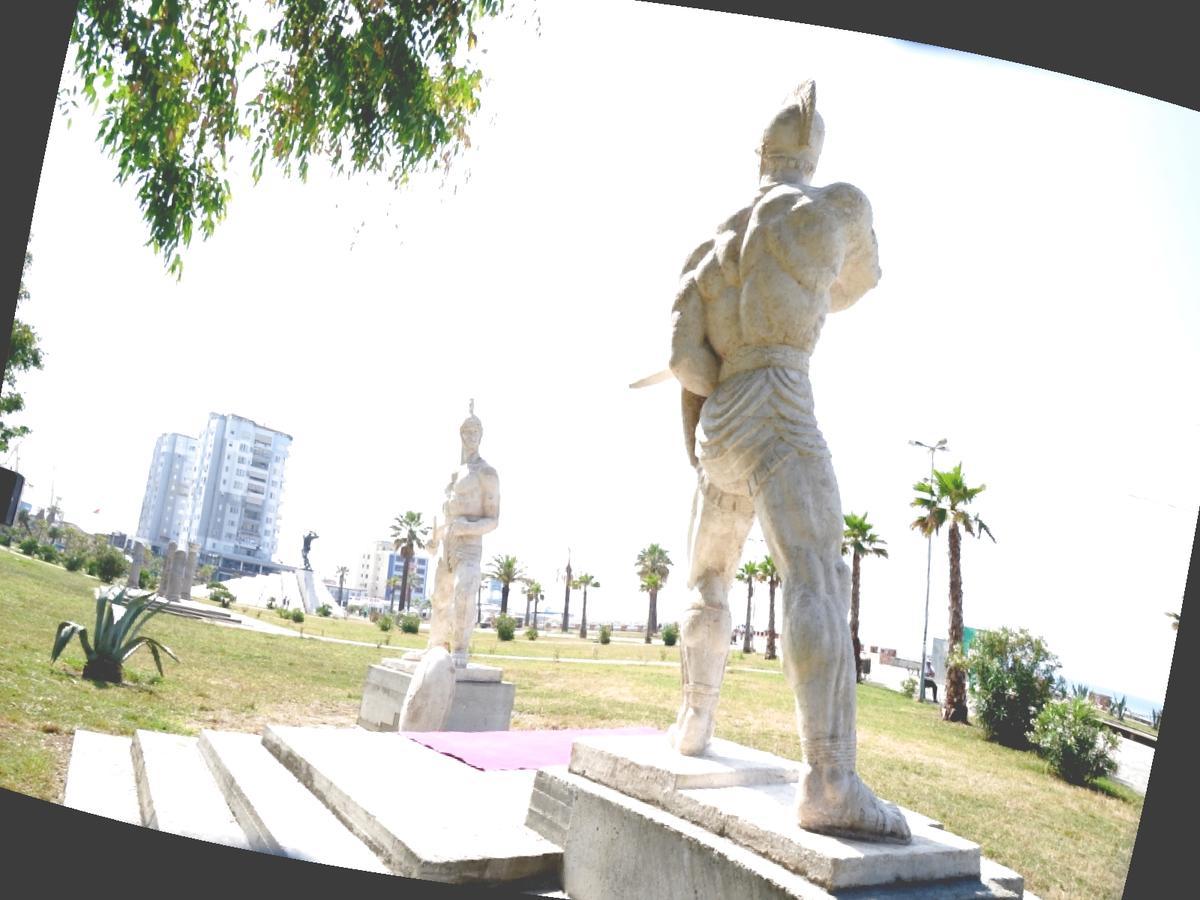 Maksimilian Apartament Durres Exterior photo