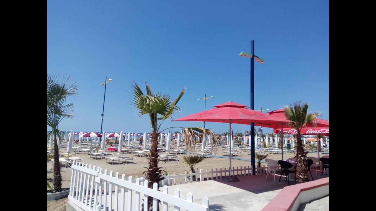 Maksimilian Apartament Durres Exterior photo