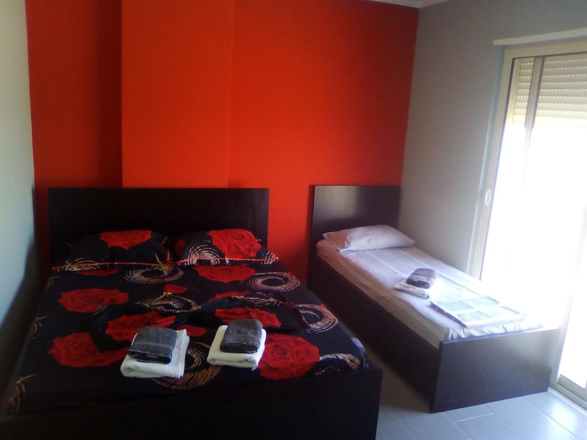 Maksimilian Apartament Durres Exterior photo